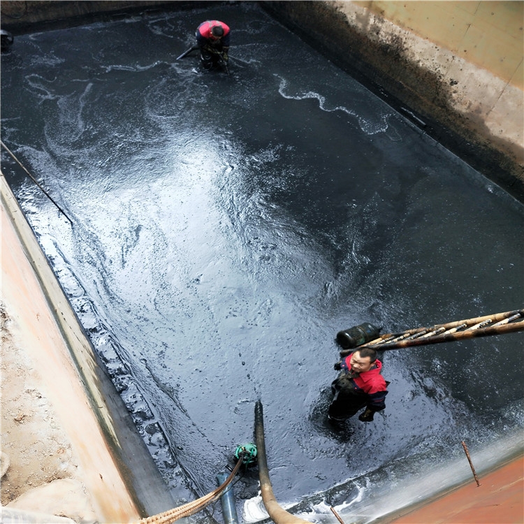 贵定废水池清理